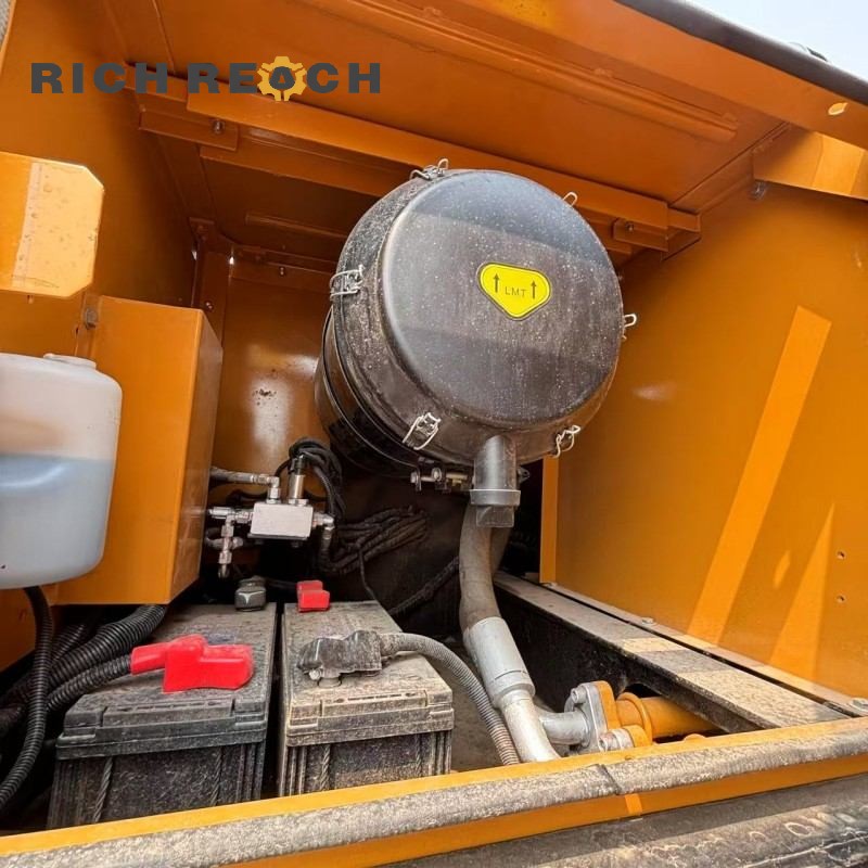 Heavy-duty bucket of a 2025 SANY 335H excavator, rock bucket, priced at $37,500